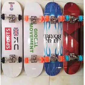 【69元/个】中号带灯滑板（1403238）