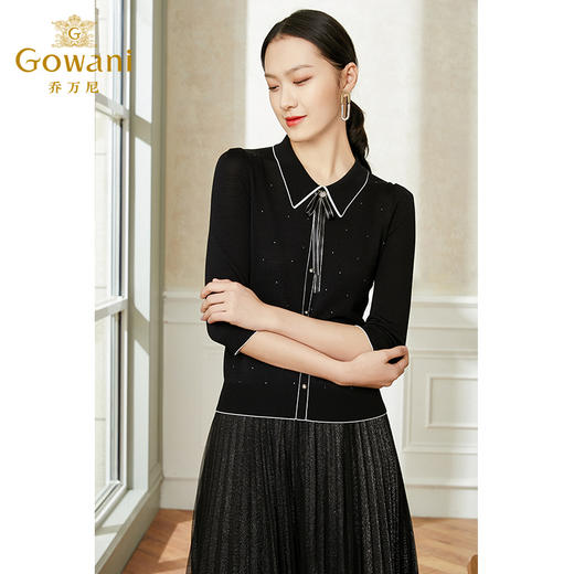 乔万尼新款针织衫女柔糯亲肤订钻设计中袖领结减龄EI2M820 商品图3