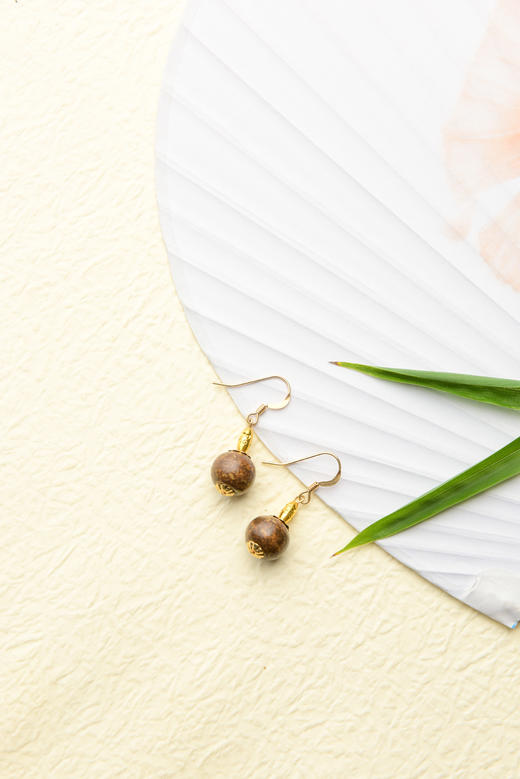 香灰烧念珠K金耳环 商品图13