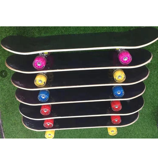 【69元/个】中号带灯滑板（1403238） 商品图1