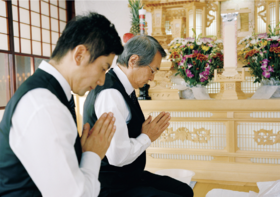  祭奠故人，是为了疗愈我们自身的哀伤 