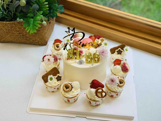 六寸小清新奶油蛋糕➕十个纸杯蛋糕 下单前请仔细阅读商品详情 商品图0