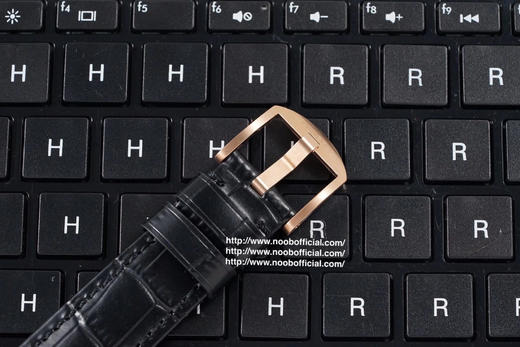 VS沛na海 红金PAM974，42mm，皮表带，透底，自动机械机芯，男士腕表。 商品图11