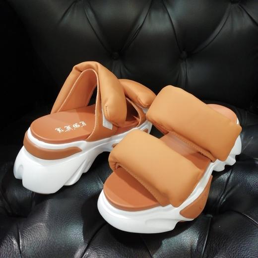 LFGJ9407羊皮松糕面包凉拖 商品图4