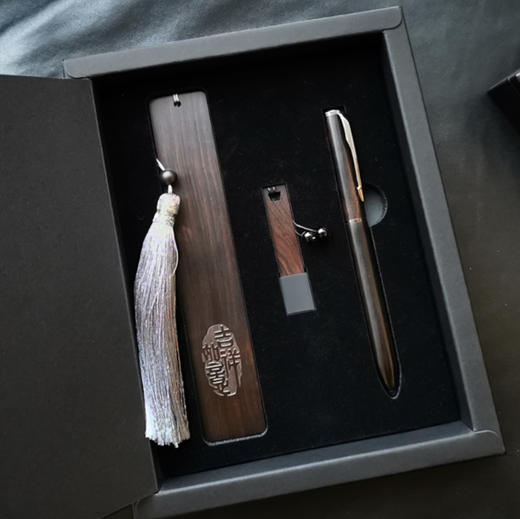 紫光檀木文创文化用品三件套（红木书签、笔、U盘） 商品图1