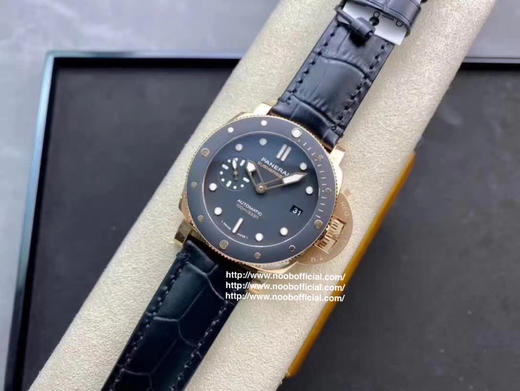 VS沛na海 红金PAM974，42mm，皮表带，透底，自动机械机芯，男士腕表。 商品图7