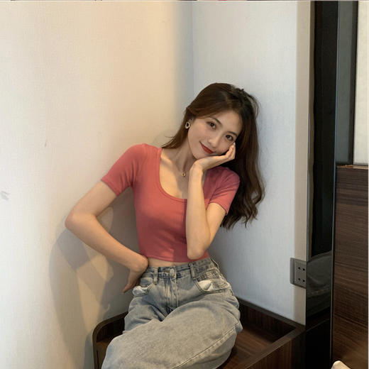 【59.9任选两件包邮】SSEMMY性感圆领露脐冰丝针织衫 冰丝清肤透气夏季穿不闷热 显瘦显白显气质 穿上年轻性感小女人纯色简约短袖 商品图3