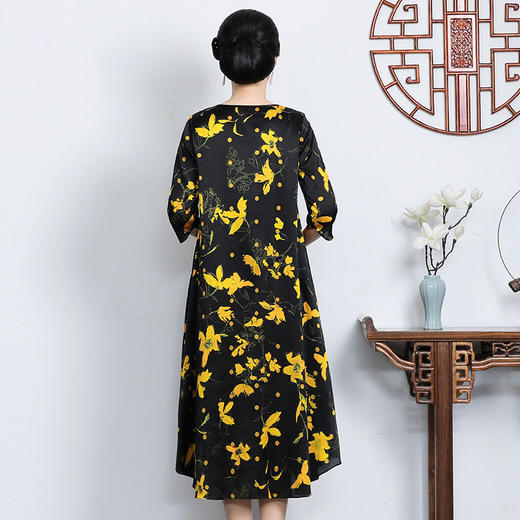 CMY92458新款复古优雅气质宽松圆领七分袖真丝碎花连衣裙 商品图4
