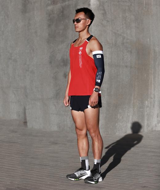 BODYWIT赤乌PRO二代男超轻通风窗速干全贴合零摩擦马拉松跑步背心 商品图0