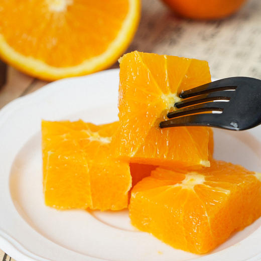 【秭归·伦晚橙】当季鲜果 皮薄肉厚 口口爆汁 橙香浓郁 甜度高 无农残 不催熟 现摘现发 精选大果果径70-85mm 商品图2