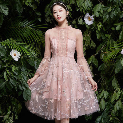 OY-21087 2021夏季新款女装蕾丝刺绣钉珠喇叭袖连衣裙 商品图0