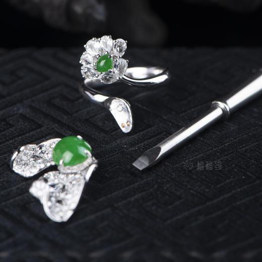 【蝶恋花】满绿翡翠镶钻戒指-JZ12012079 商品图4