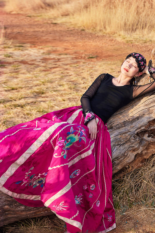 花制作紫燕原创民族风刺绣半身裙改良马面裙人丝麻绣花半裙春夏 花製作