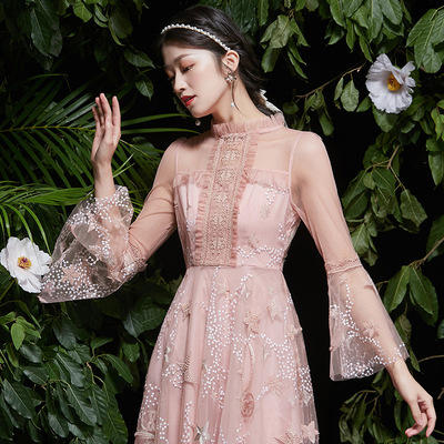 OY-21087 2021夏季新款女装蕾丝刺绣钉珠喇叭袖连衣裙 商品图3