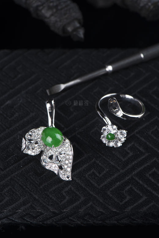 【蝶恋花】满绿翡翠镶钻戒指-JZ12012079 商品图5