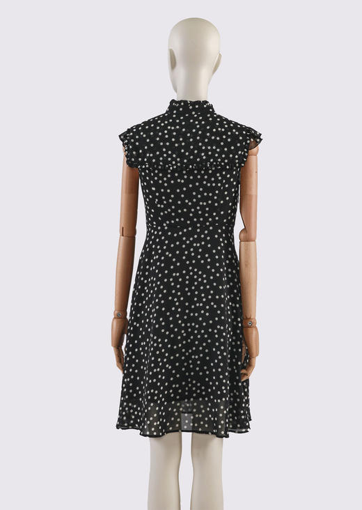 收腰系带领连衣裙 商品图3