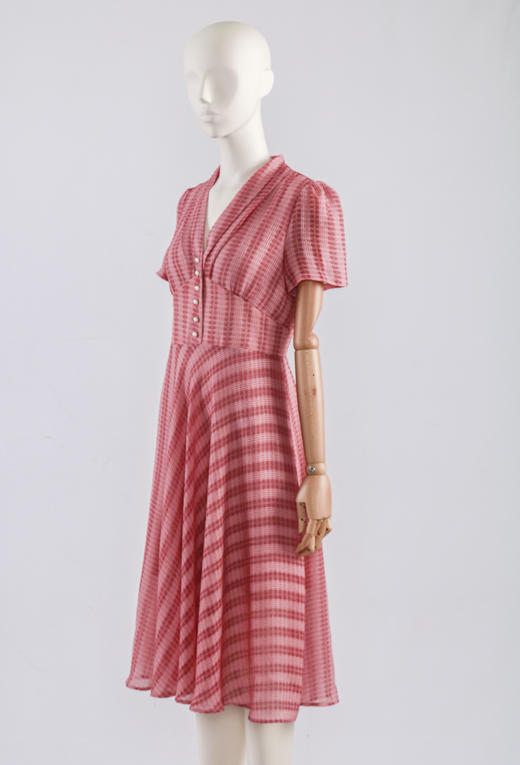 领打折复古大摆连衣裙 商品图1