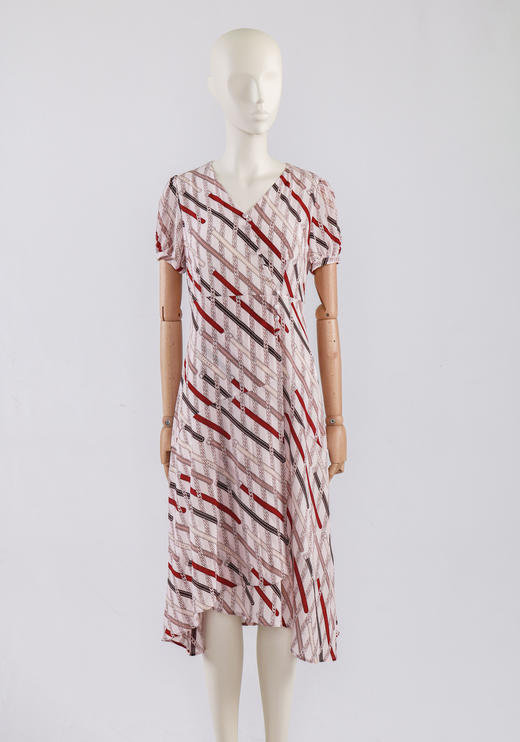 不对称吊脚摆斜排装饰扣连衣裙 商品图0