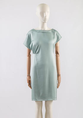 不对称袖设计感连衣裙