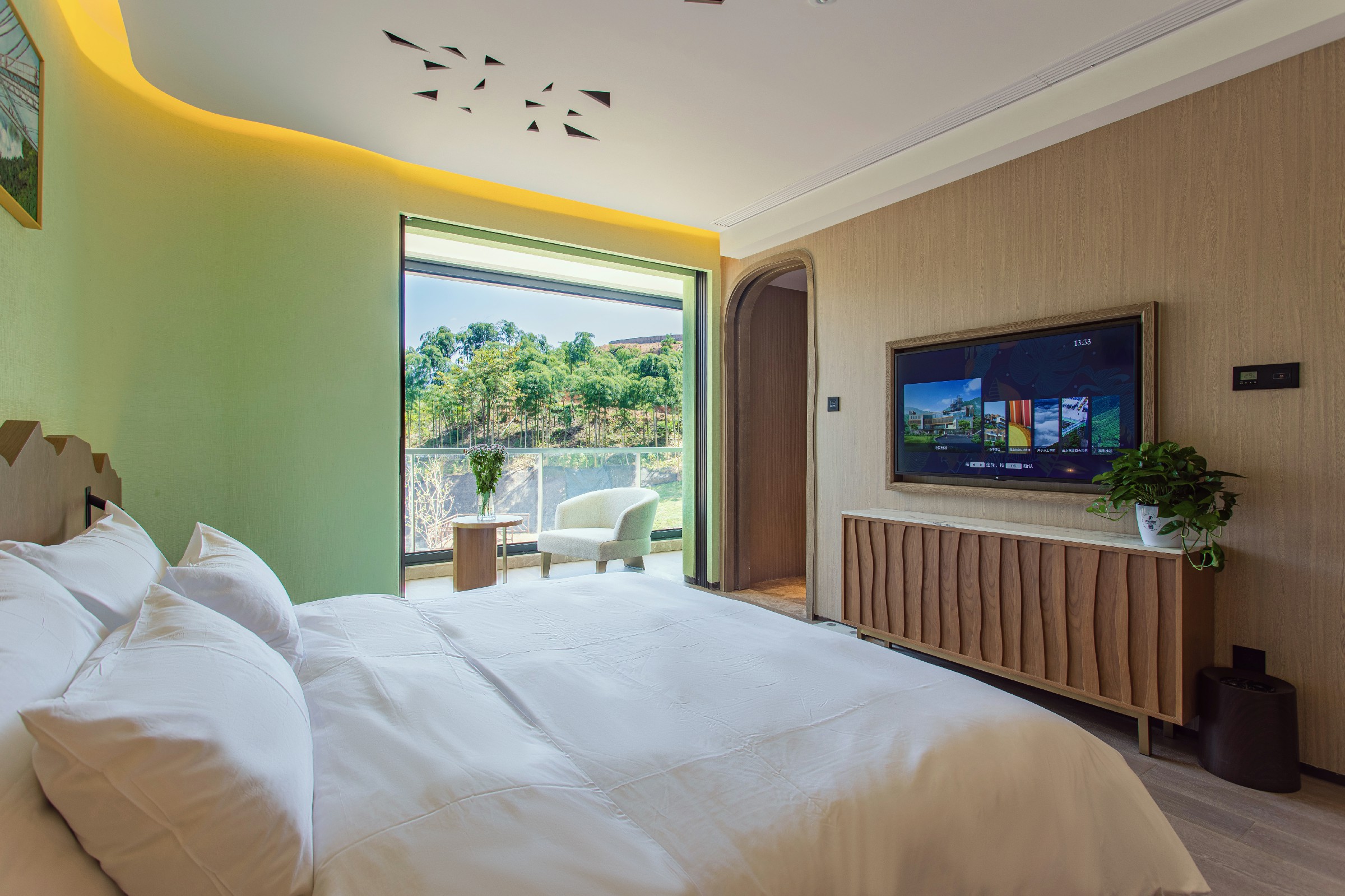 【预售房券】安吉云上草原松鼠部落酒店★爱在云上★打卡"网红亲子