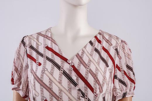 不对称吊脚摆斜排装饰扣连衣裙 商品图4