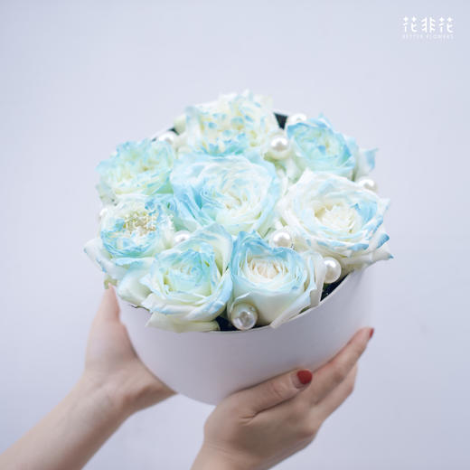 「甜秘密」-冰蓝色玫瑰情人节圆盒 商品图0