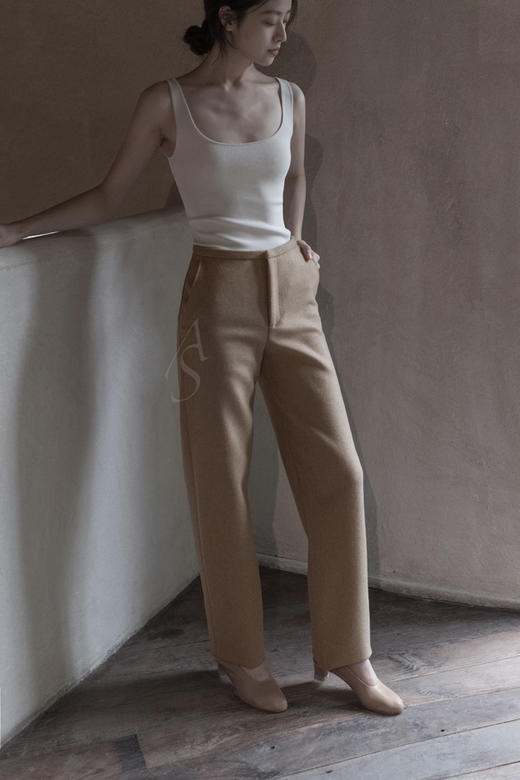 TOTEME 白色/黑色/浅沙色urda U型领针织背心 商品图3