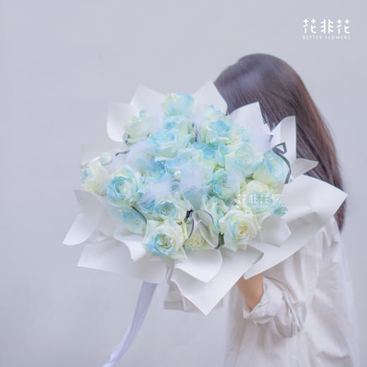 「星辰大海」-33朵冰蓝色玫瑰情人节花束 商品图2