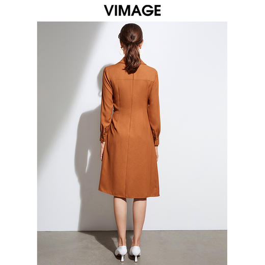 VIMAGE纬漫纪新款通勤纯色气质V领连衣裙VA2107113 商品图5