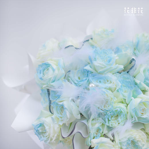 「星辰大海」-33朵冰蓝色玫瑰情人节花束 商品图4
