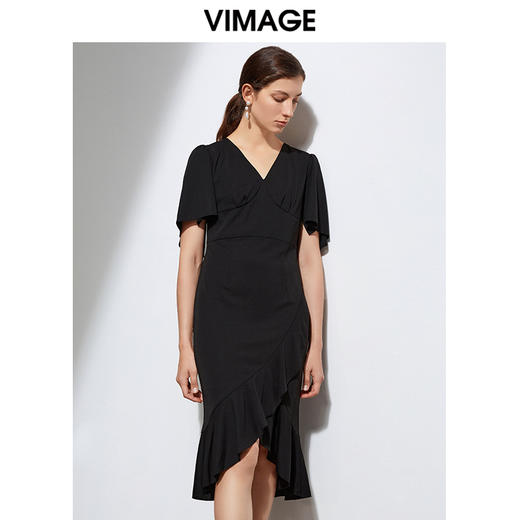 VIMAGE纬漫纪夏季V领时尚修身显瘦黑色裙子连衣裙VB2107138 商品图2
