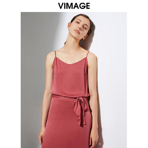 VIMAGE纬漫纪夏季设计感小众轻熟吊带雪纺小上衣女打底衫VA2113107 商品图1