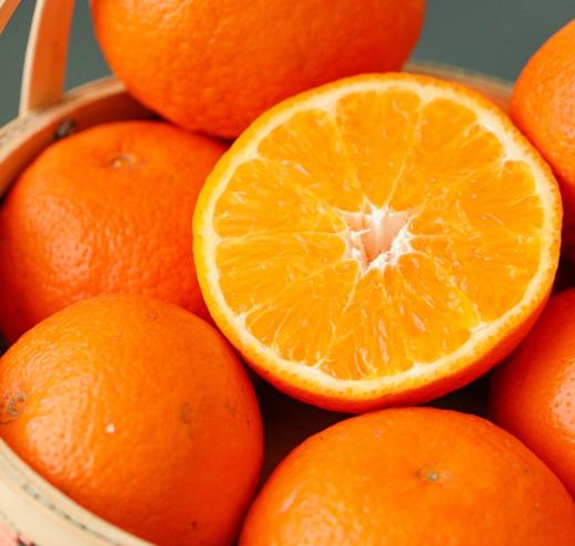 重庆 顺丰 无核蜜柑 如果下雨发货会延迟 有一点果酸 没有套袋表皮有少许风花 介意慎拍 维吉达尼