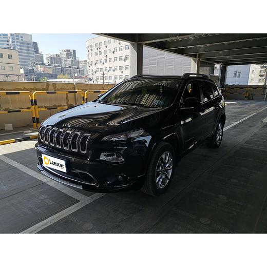 【特价月租-北京】JEEP 自由光 2.4L 卓越版 商品图1