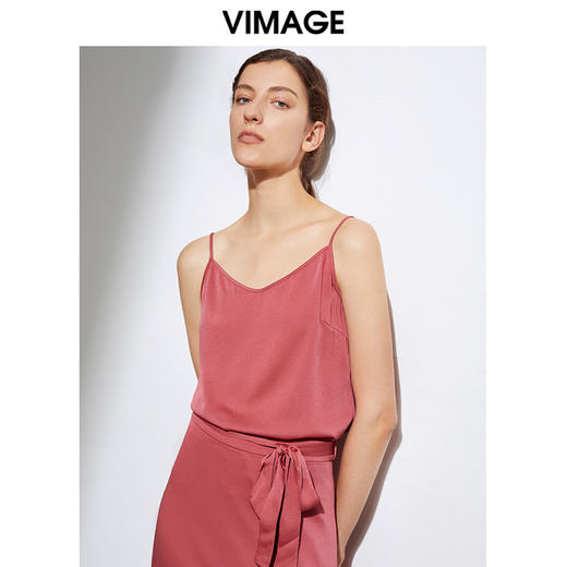 VIMAGE纬漫纪夏季设计感小众轻熟吊带雪纺小上衣女打底衫VA2113107 商品图3