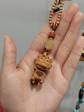 超人牛°老山檀香挂件