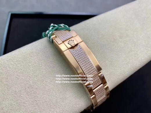 noob劳力士 蚝式恒动宇宙计型 迪通拿 满钻 彩虹迪腕表，神秘且熠熠生辉为这款经典赛车计时带来独具创意的崭新面貌，华丽夺目的外圈以36颗梯形钻石代替经典的测速计时圈 商品图4