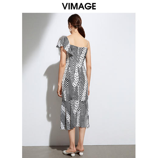 VIMAGE纬漫纪夏季优雅斜肩吊带鱼尾裙摆显瘦连衣裙VB2107144连衣裙 商品图3