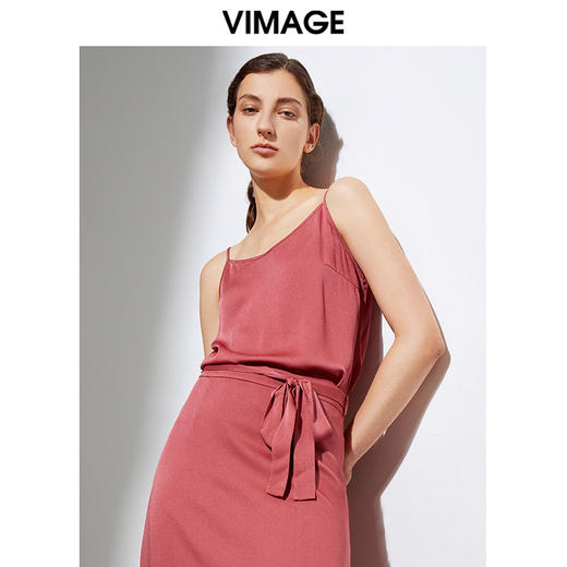 VIMAGE纬漫纪夏季设计感小众轻熟吊带雪纺小上衣女打底衫VA2113107 商品图4