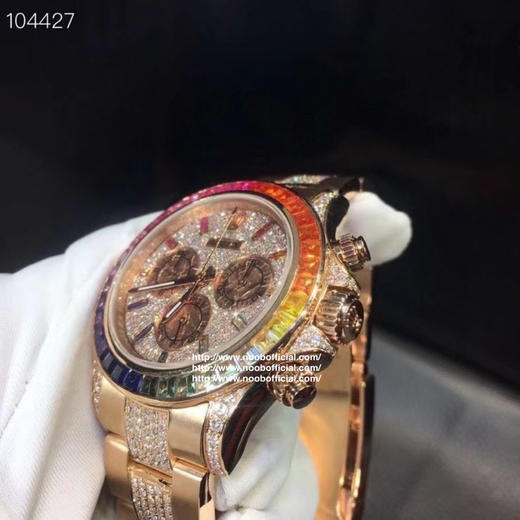 noob劳力士 蚝式恒动宇宙计型 迪通拿 满钻 彩虹迪腕表，神秘且熠熠生辉为这款经典赛车计时带来独具创意的崭新面貌，华丽夺目的外圈以36颗梯形钻石代替经典的测速计时圈 商品图12