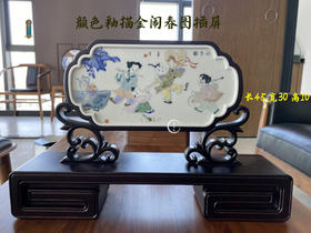 易梦幸：颜色釉描金闹春图插屏