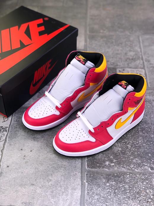 Air Jordan 1 High OG “Light Fusion Red”红黄糖果 鞋面采用大面积白色 商品图2