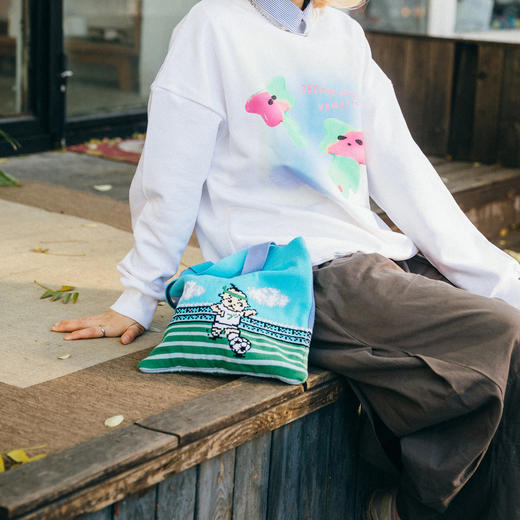 【市集】Puli Potch布力跑卫生巾吸血鬼印花-纯棉长袖卫衣（S码M码） 商品图1