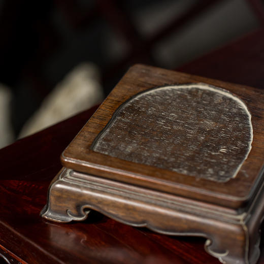 清代 红木束腰壸门器座 商品图3