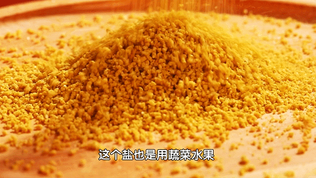  炒菜时，到底要不要放鸡精、味精？困扰了多年，现在终于明白了... 