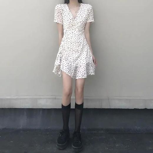 新款爆款女神同款甜美碎花不规则抽绳连衣裙设计感休闲V领短袖早春新款裙子潮七夕情人节 商品图1