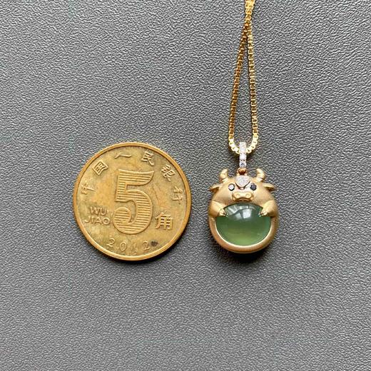 高冰种晴水绿翡翠蛋面抱抱牛18k黄金钻石镶嵌 商品图4