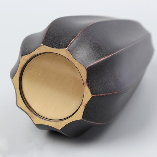 铜艺雅致花瓶 人缘桃花 商品图3