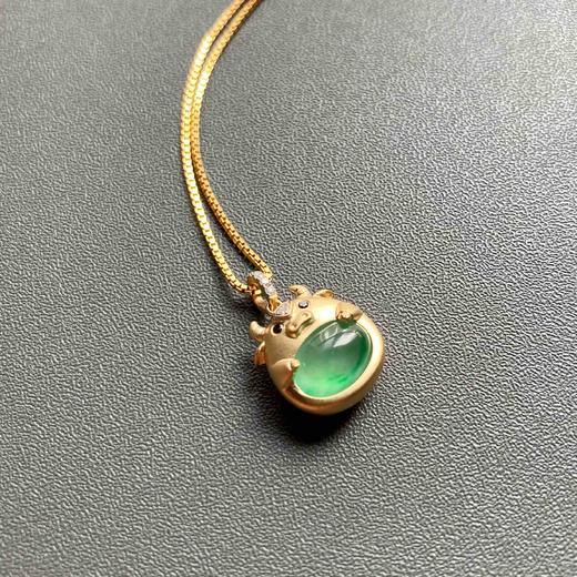 高冰种阳绿翡翠蛋面抱抱牛18k黄金钻石镶嵌 商品图5