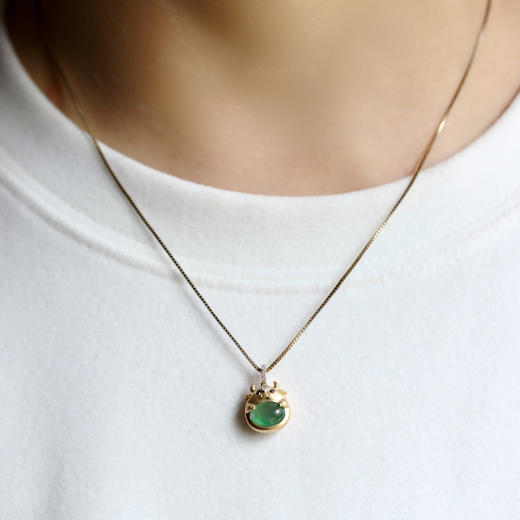 高冰种阳绿翡翠蛋面抱抱牛18k黄金钻石镶嵌 商品图10